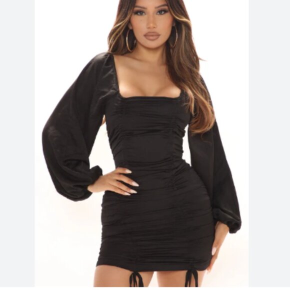NEW Fashion Nova Dresses - Size Medium - Black Square Neck -Ruched - Picture 1 of 1